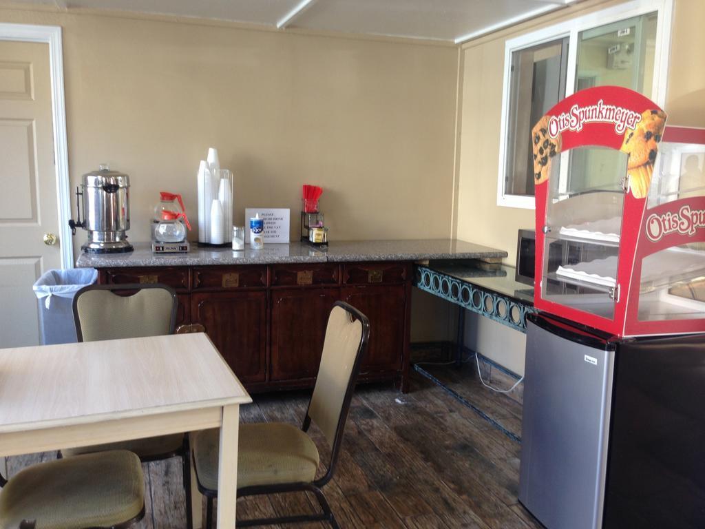 Rodeway Inn סי טק מראה חיצוני תמונה